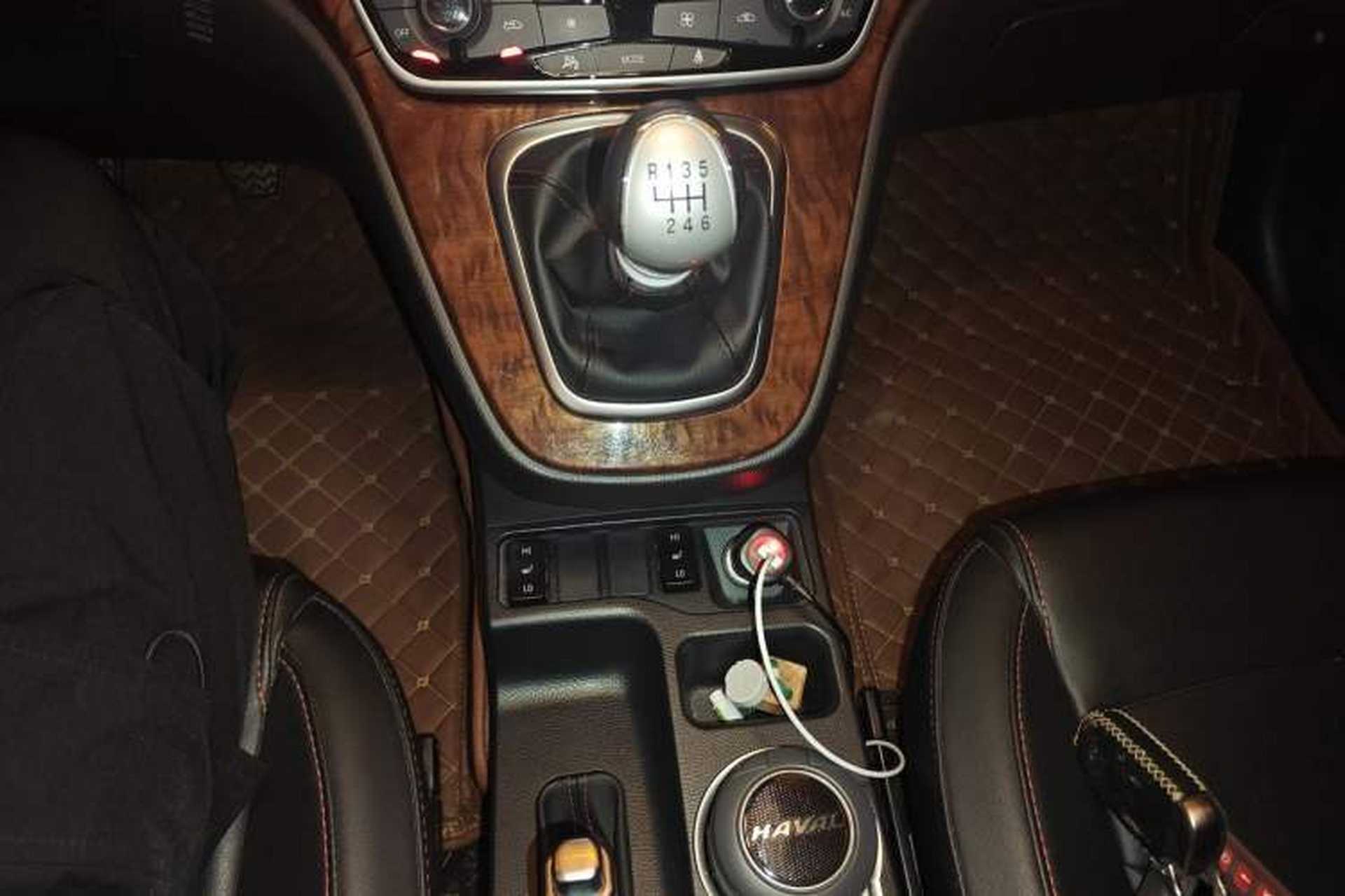 Used Haval H6 2017 Red-Label Sport Edition 1.5T Manual Two-Wheel Drive Elite Model Gear Lever