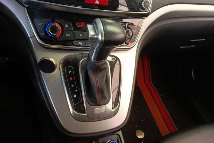 Used Haval H6 2017 Red-Label Sport Edition 1.5T Automatic Two-Wheel Drive Luxury Model Gear Lever