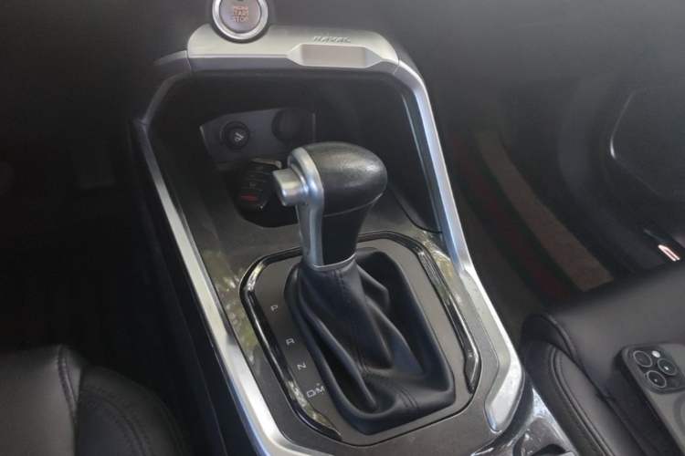 Used Haval H6 2017 Blue Label 1.5T Automatic Two-Wheel Drive ZhiShang Model Gear Lever