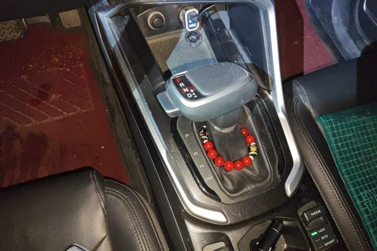 Used Haval H6 2017 Blue Label 1.5T Automatic Two-Wheel Drive Luxury Model Gear Lever