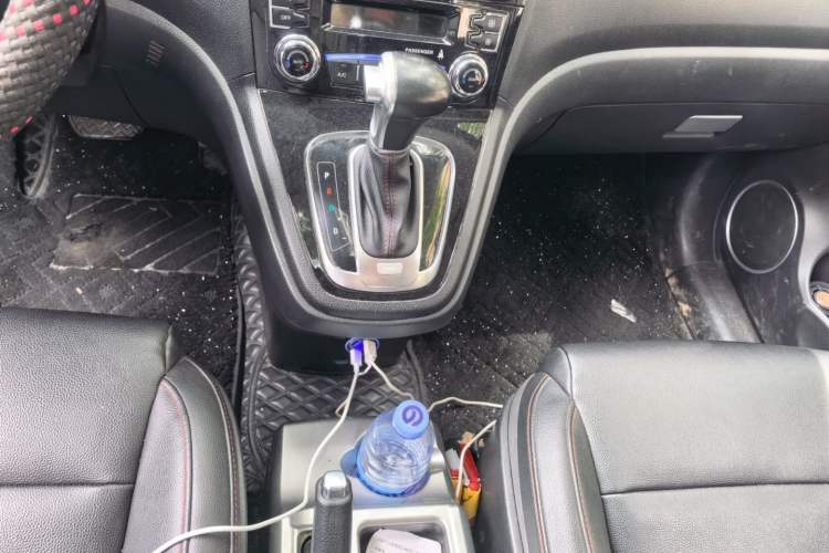 Used Haval H6 2017 Classic Edition 1.5T Automatic Two-Wheel Drive Elite Model Gear Lever