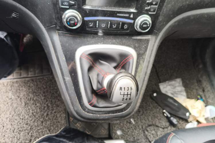 Used Haval H6 2017 Classic Edition 1.5T Manual Two-Wheel Drive Urban Model Gear Lever