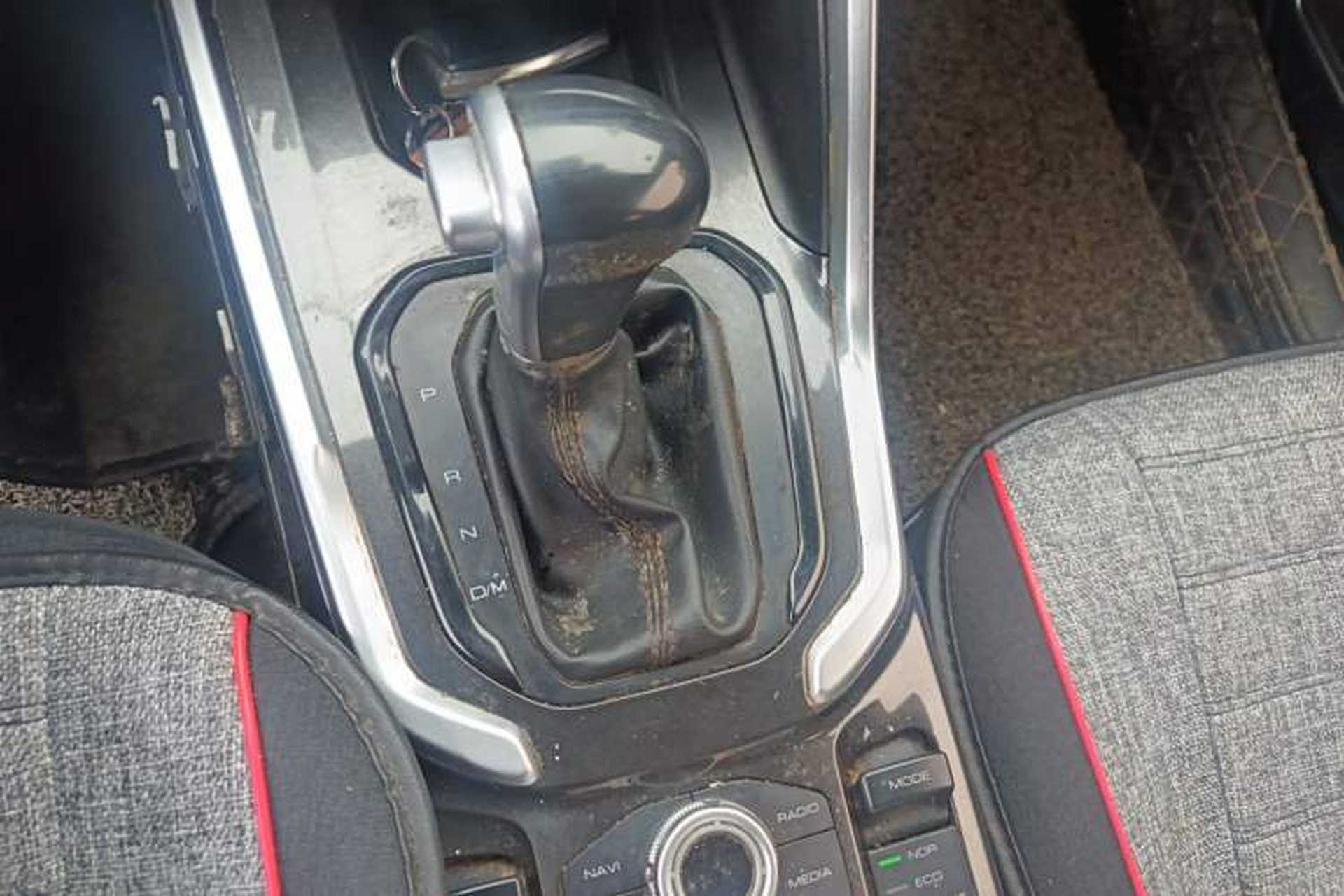 Used Haval H6 2017 Red-Label 1.5T Automatic Two-Wheel Drive Smart Edition Gear Lever