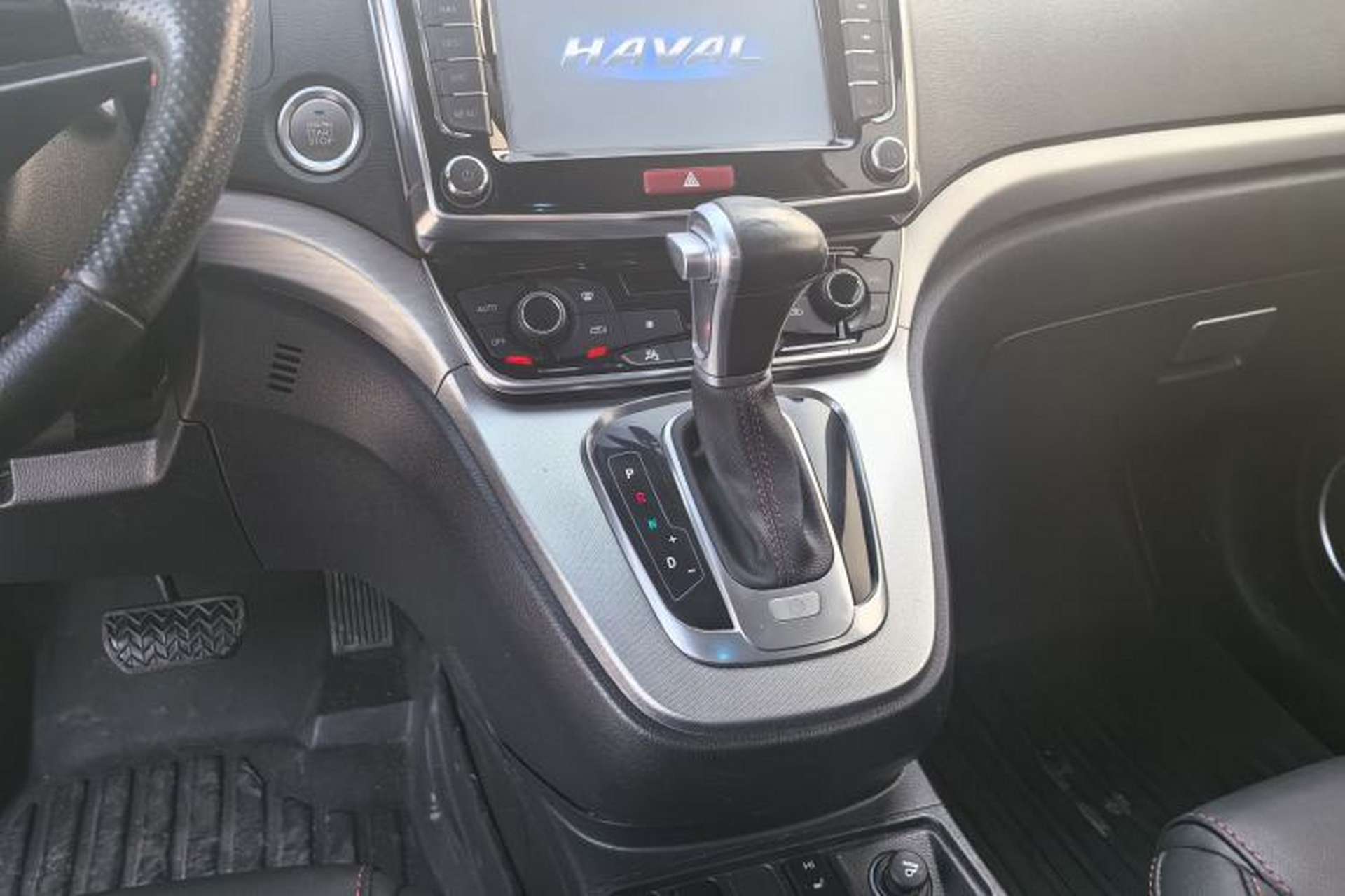 Used Haval H6 2017 Red-Label Sport Edition 1.5T Automatic Two-Wheel Drive Luxury Model Gear Lever