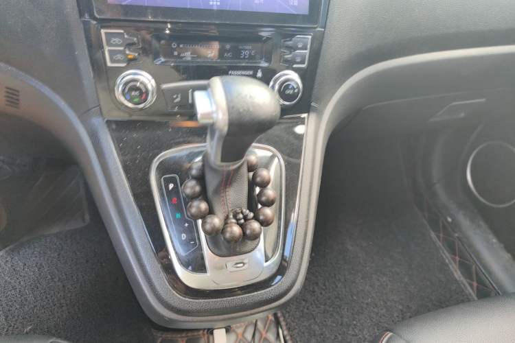 Used Haval H6 2017 Classic Edition 1.5T Automatic Two-Wheel Drive Urban Model Gear Lever
