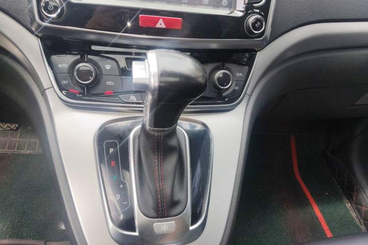Used Haval H6 2017 Blue Label Sport Edition 1.5T Automatic Two-Wheel Drive Luxury Model Gear Lever