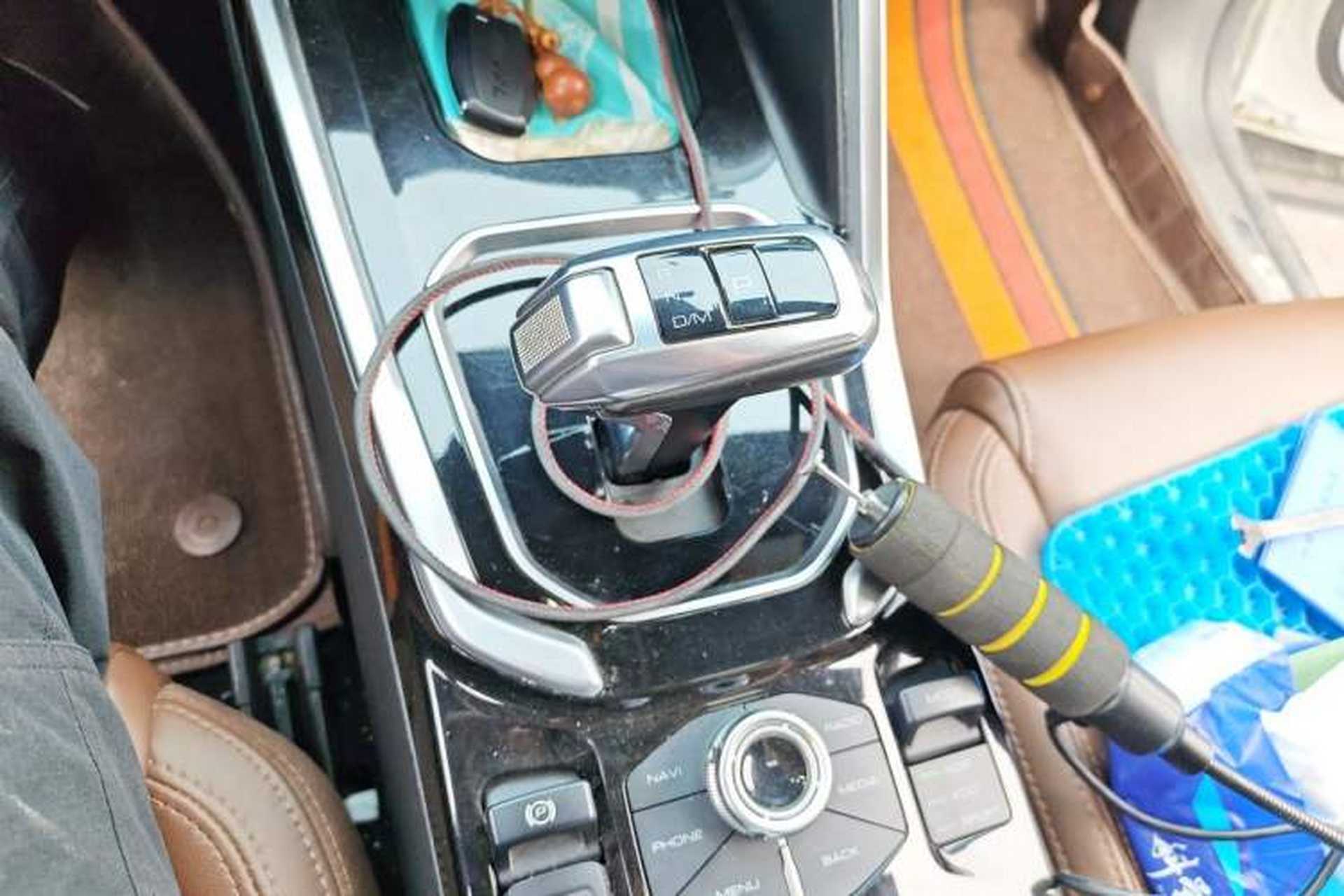 Used Haval H6 2017 Red Label 2.0T Automatic Two-Wheel Drive ZhiShang Model Gear Lever