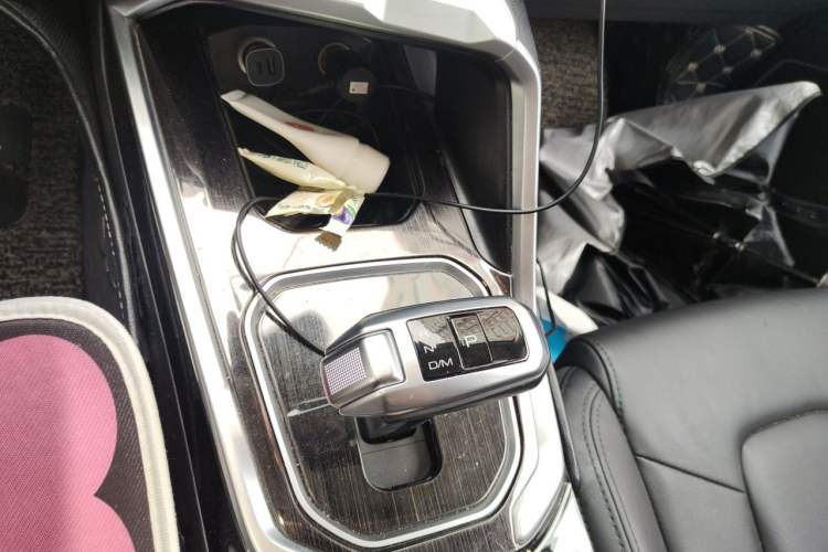 Used Haval H6 2017 Red-Label 2.0T Automatic Two-Wheel Drive Fashion Edition Gear Lever