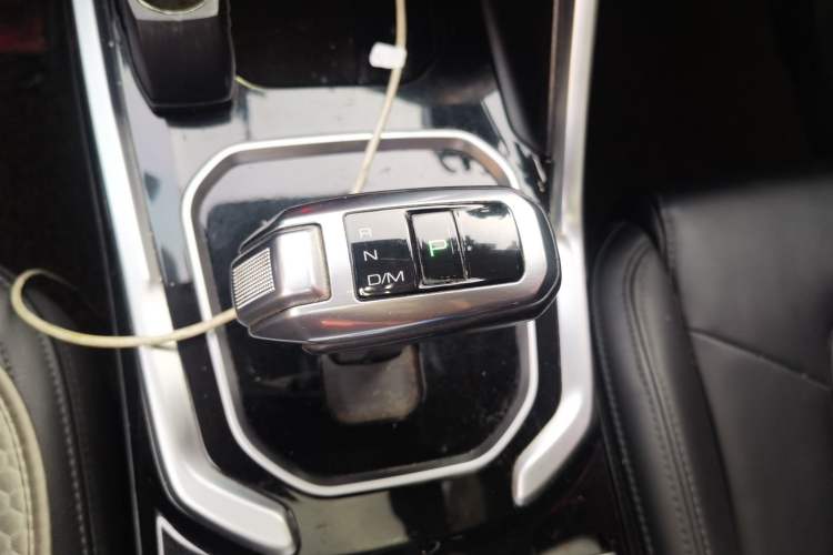 Used Haval H6 2017 Blue Label 2.0T Automatic Two-Wheel Drive Smart Edition Gear Lever
