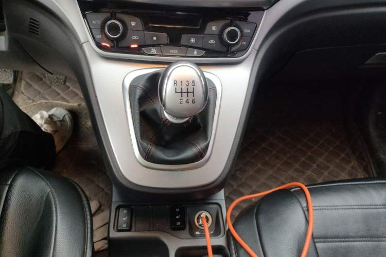 Used Haval H6 2017 Blue Label Sport Edition 1.5T Manual Two-Wheel Drive Elite Model Gear Lever