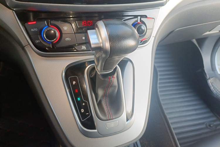 Used Haval H6 2017 Red-Label Sport Edition 1.5T Automatic Two-Wheel Drive Luxury Model Gear Lever