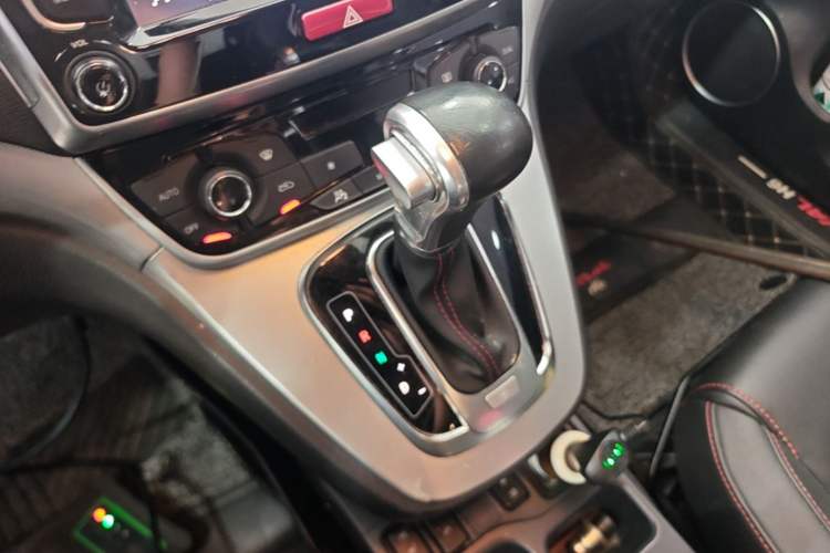 Used Haval H6 2017 Red-Label Sport Edition 1.5T Automatic Two-Wheel Drive Luxury Model Gear Lever