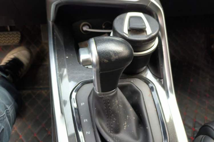 Used Haval H6 2017 Red-Label 1.5T Automatic Two-Wheel Drive Luxury Model Gear Lever