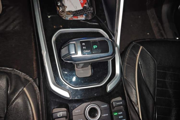 Used Haval H6 2017 Blue Label 2.0T Automatic Two-Wheel Drive Smart Edition Gear Lever