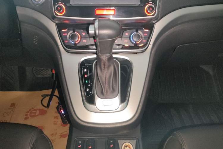 Used Haval H6 2017 Red-Label Sport Edition 1.5T Automatic Two-Wheel Drive Luxury Model Gear Lever