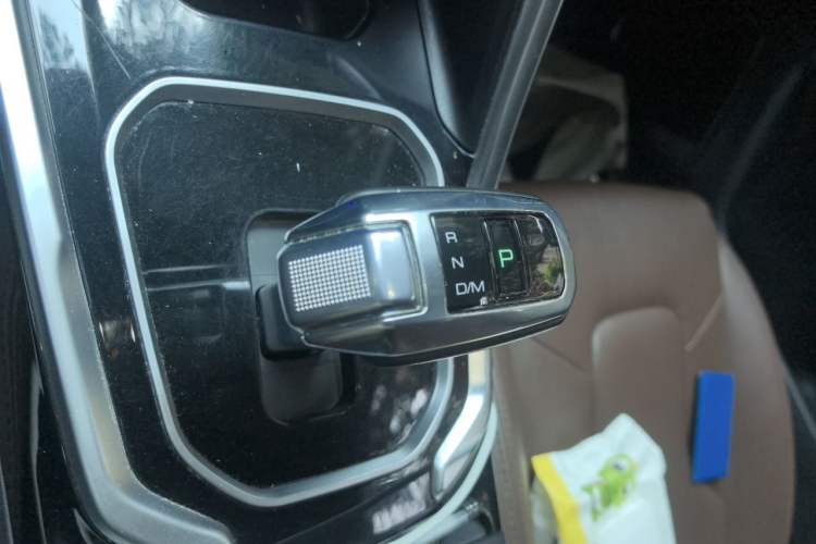 Used Haval H6 2017 Blue Label 2.0T Automatic Two-Wheel Drive Leading Model Gear Lever