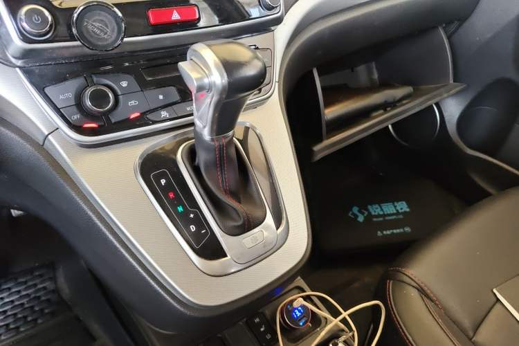 Used Haval H6 2017 Red-Label Sport Edition 1.5T Automatic Two-Wheel Drive Luxury Model Gear Lever