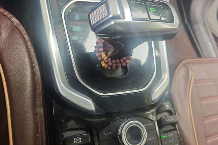 Used Haval H6 2017 Blue Label 2.0T Automatic Two-Wheel Drive Smart Edition Gear Lever