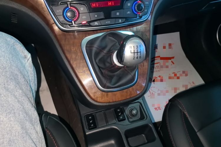 Used Haval H6 2017 Red-Label Sport Edition 1.5T Manual Two-Wheel Drive Elite Model Gear Lever