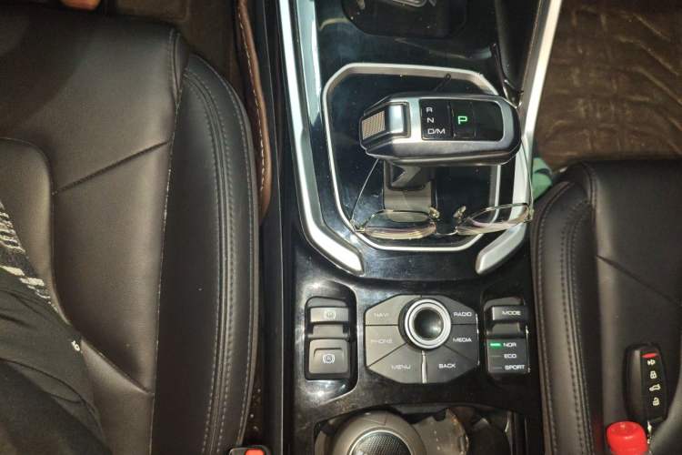 Used Haval H6 2017 Blue Label 2.0T Automatic Two-Wheel Drive Smart Edition Gear Lever