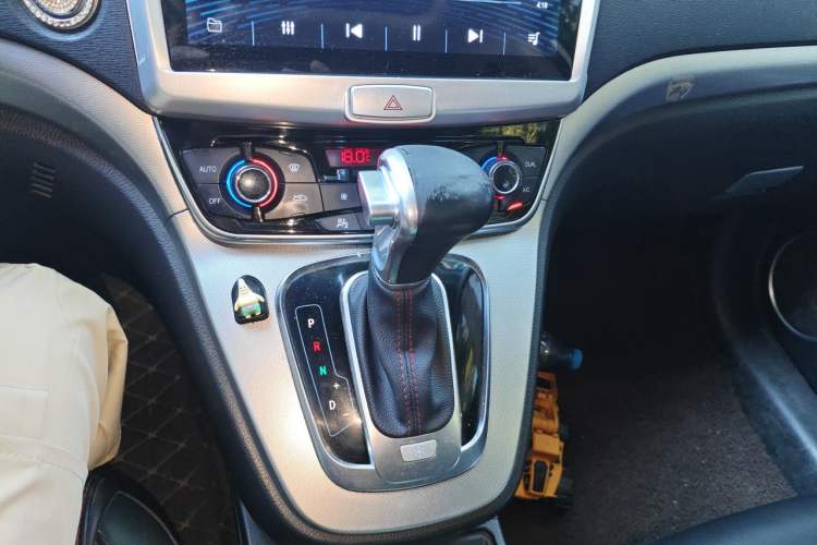 Used Haval H6 2017 Red-Label Sport Edition 1.5T Automatic Two-Wheel Drive Luxury Model Gear Lever