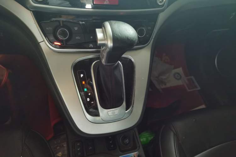 Used Haval H6 2017 Blue Label Sport Edition 1.5T Automatic Two-Wheel Drive Luxury Model Gear Lever
