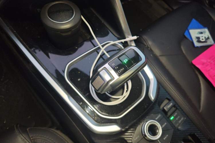 Used Haval H6 2017 Red Label 2.0T Automatic Two-Wheel Drive ZhiShang Model Gear Lever