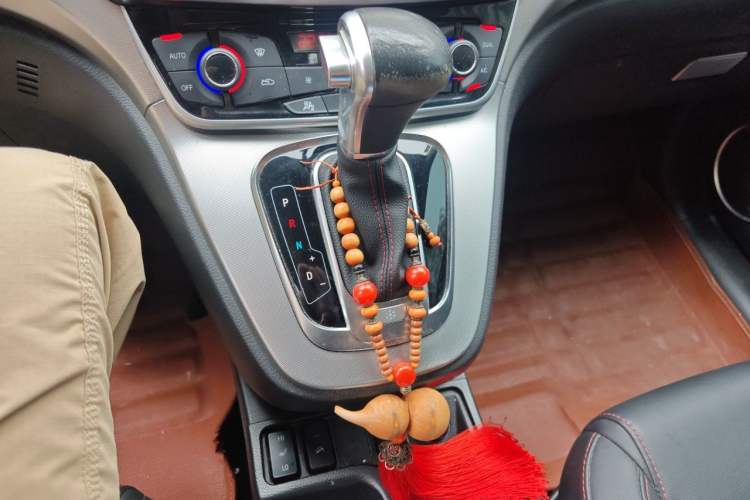 Used Haval H6 2017 Red-Label Sport Edition 1.5T Automatic Two-Wheel Drive Luxury Model Gear Lever