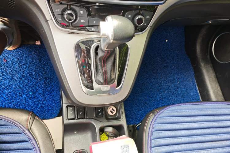 Used Haval H6 2017 Red-Label Sport Edition 1.5T Automatic Two-Wheel Drive Luxury Model Gear Lever