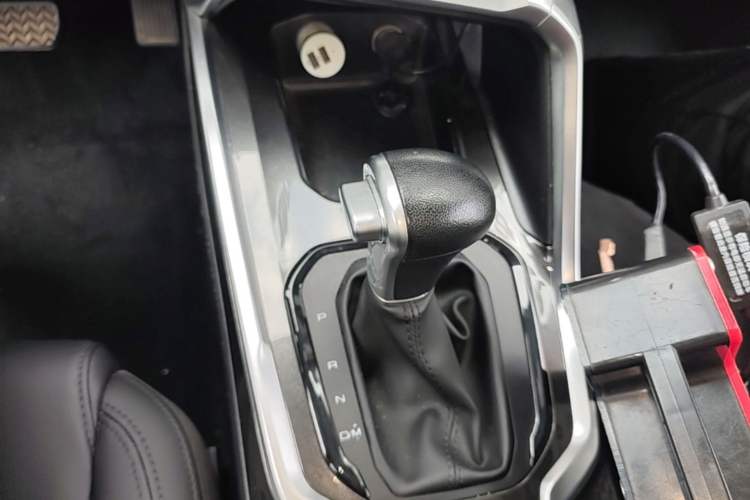 Used Haval H6 2017 Blue Label 1.5T Automatic Two-Wheel Drive ZhiShang Model Gear Lever