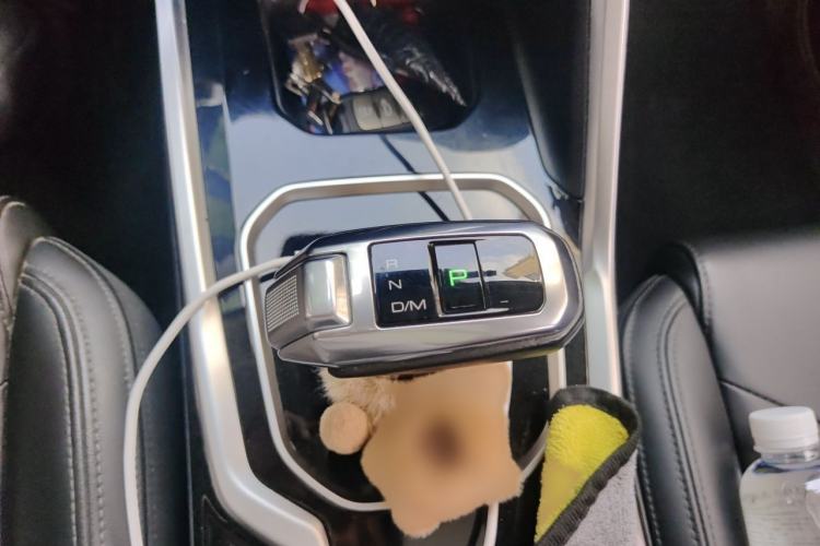 Used Haval H6 2017 Red Label 2.0T Automatic Two-Wheel Drive ZhiShang Model Gear Lever