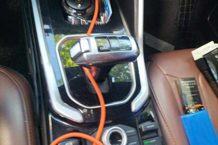 Used Haval H6 2017 Red Label 2.0T Automatic Two-Wheel Drive ZhiShang Model Gear Lever