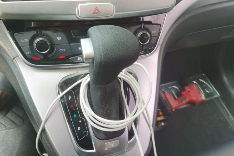 Used Haval H6 2017 Blue Label Sport Edition 1.5T Automatic Two-Wheel Drive Luxury Model Gear Lever