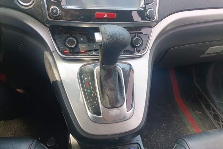 Used Haval H6 2017 Red-Label Sport Edition 1.5T Automatic Two-Wheel Drive Luxury Model Gear Lever