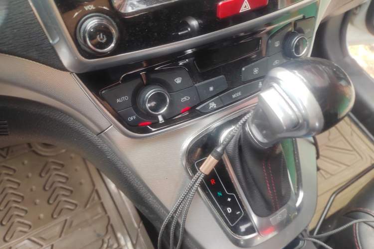 Used Haval H6 2017 Blue Label Sport Edition 1.5T Automatic Two-Wheel Drive Luxury Model Gear Lever