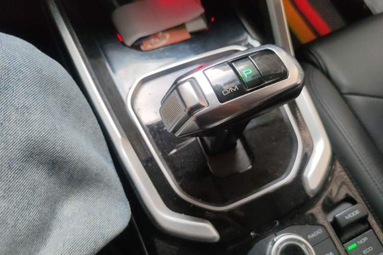 Used Haval H6 2017 Red Label 2.0T Automatic Two-Wheel Drive ZhiShang Model Gear Lever