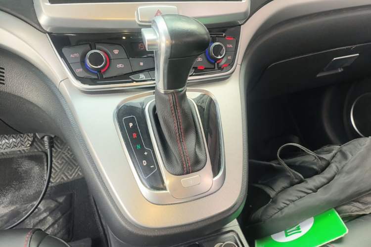 Used Haval H6 2017 Blue Label Sport Edition 1.5T Automatic Two-Wheel Drive Luxury Model Gear Lever