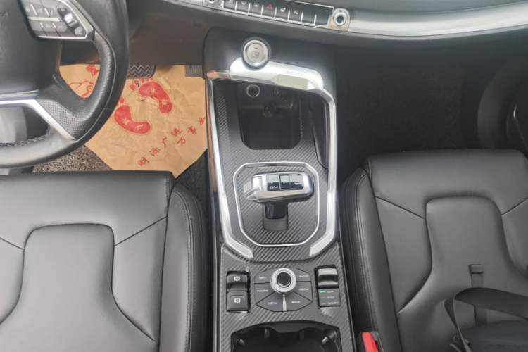 Used Haval H6 2017 Red Label 2.0T Automatic Two-Wheel Drive ZhiShang Model Gear Lever