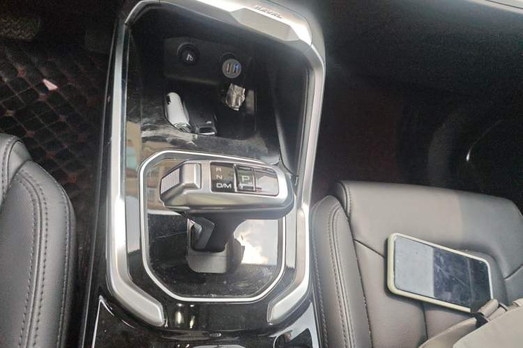 Used Haval H6 2017 Red Label 2.0T Automatic Two-Wheel Drive ZhiShang Model Gear Lever
