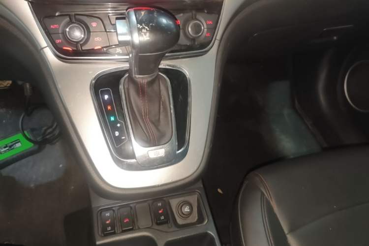 Used Haval H6 2017 Blue Label Sport Edition 1.5T Automatic Two-Wheel Drive Luxury Model Gear Lever