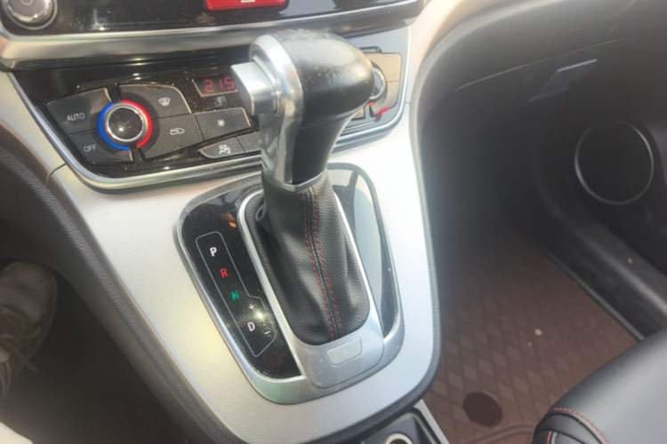 Used Haval H6 2017 Red-Label Sport Edition 1.5T Automatic Two-Wheel Drive Luxury Model Gear Lever