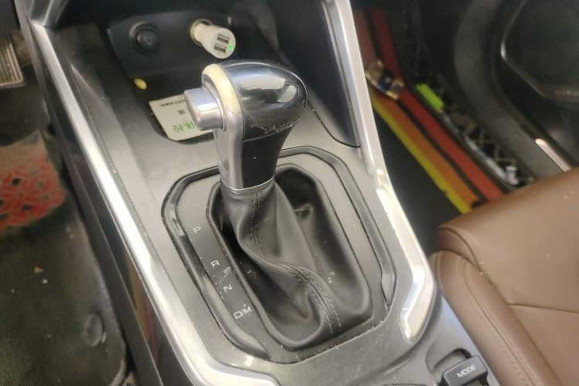 Used Haval H6 2017 Red-Label 1.5T Automatic Two-Wheel Drive Luxury Model Gear Lever