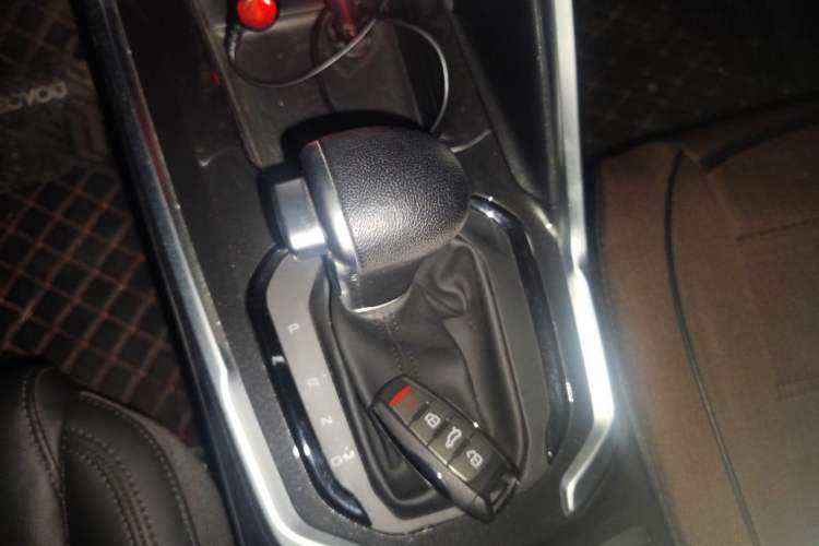 Used Haval H6 2017 Red-Label 1.5T Automatic Two-Wheel Drive Smart Edition Gear Lever