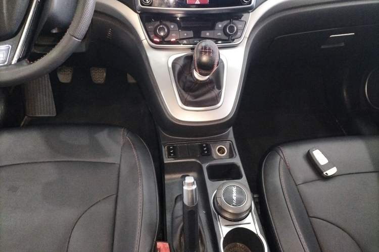 Used Haval H6 2017 Blue Label Sport Edition 1.5T Manual Two-Wheel Drive Elite Model Gear Lever