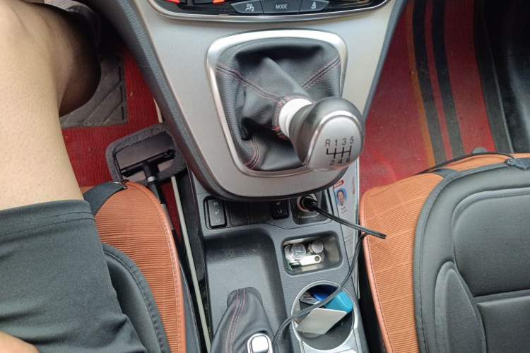 Used Haval H6 2017 Blue Label Sport Edition 1.5T Manual Two-Wheel Drive Elite Model Gear Lever