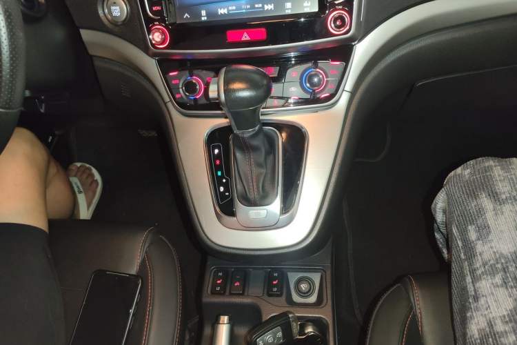 Used Haval H6 2017 Blue Label Sport Edition 1.5T Automatic Two-Wheel Drive Luxury Model Gear Lever