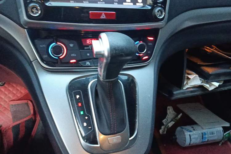 Used Haval H6 2017 Blue Label Sport Edition 1.5T Automatic Two-Wheel Drive Luxury Model Gear Lever