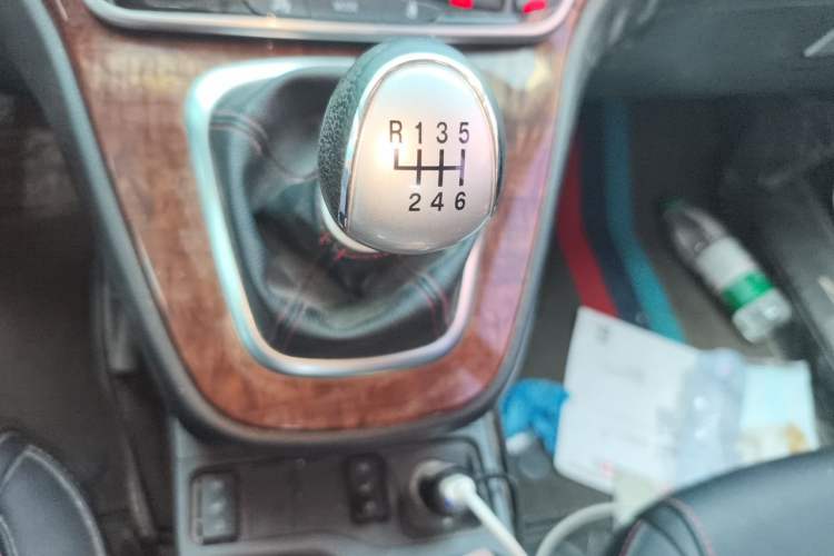 Used Haval H6 2017 Red-Label Sport Edition 1.5T Manual Two-Wheel Drive Elite Model Gear Lever