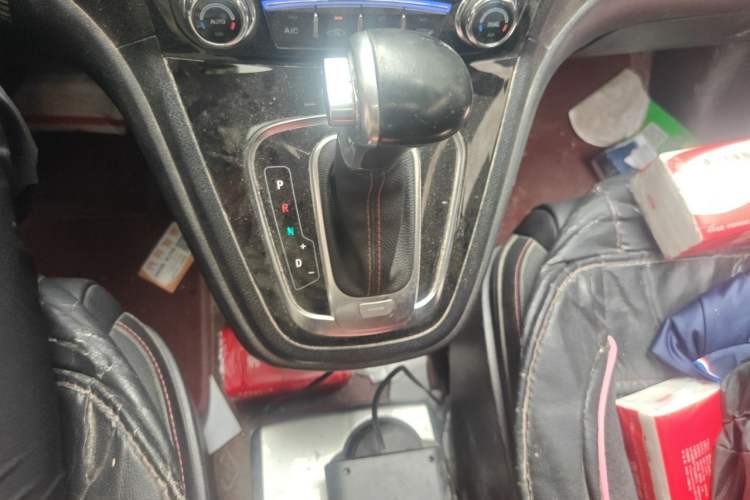 Used Haval H6 2017 Classic Edition 1.5T Automatic Two-Wheel Drive Elite Model Gear Lever