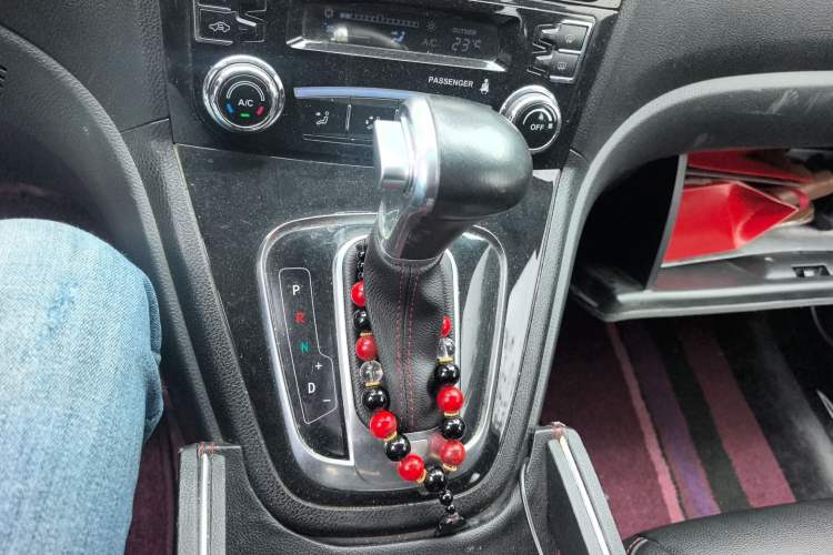 Used Haval H6 2017 Classic Edition 1.5T Automatic Two-Wheel Drive Urban Model Gear Lever